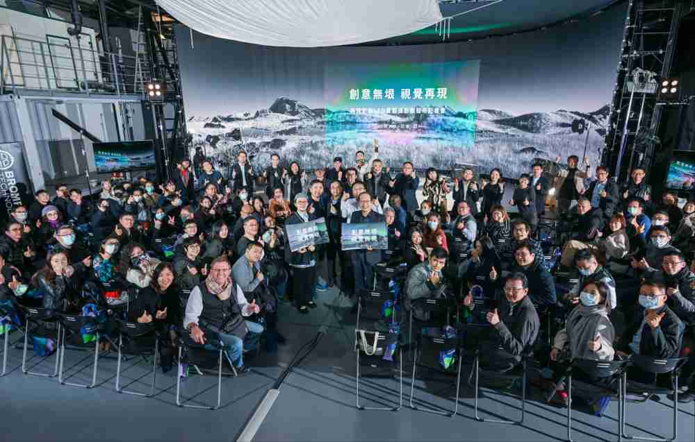 再现影像LED虚拟制作摄影棚整合拍摄场景、、、内容制作、、、技术指导到设备租借一站式服务，，，，可望提升LED虚拟制作的影视效能，，，，进而产出更多高质量细致作品